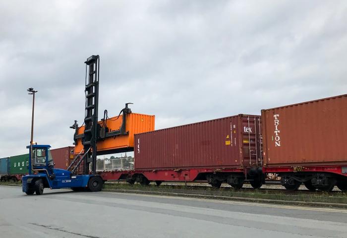 Lagerung und Reparatur von Leercontainern, HHLA/HCCR