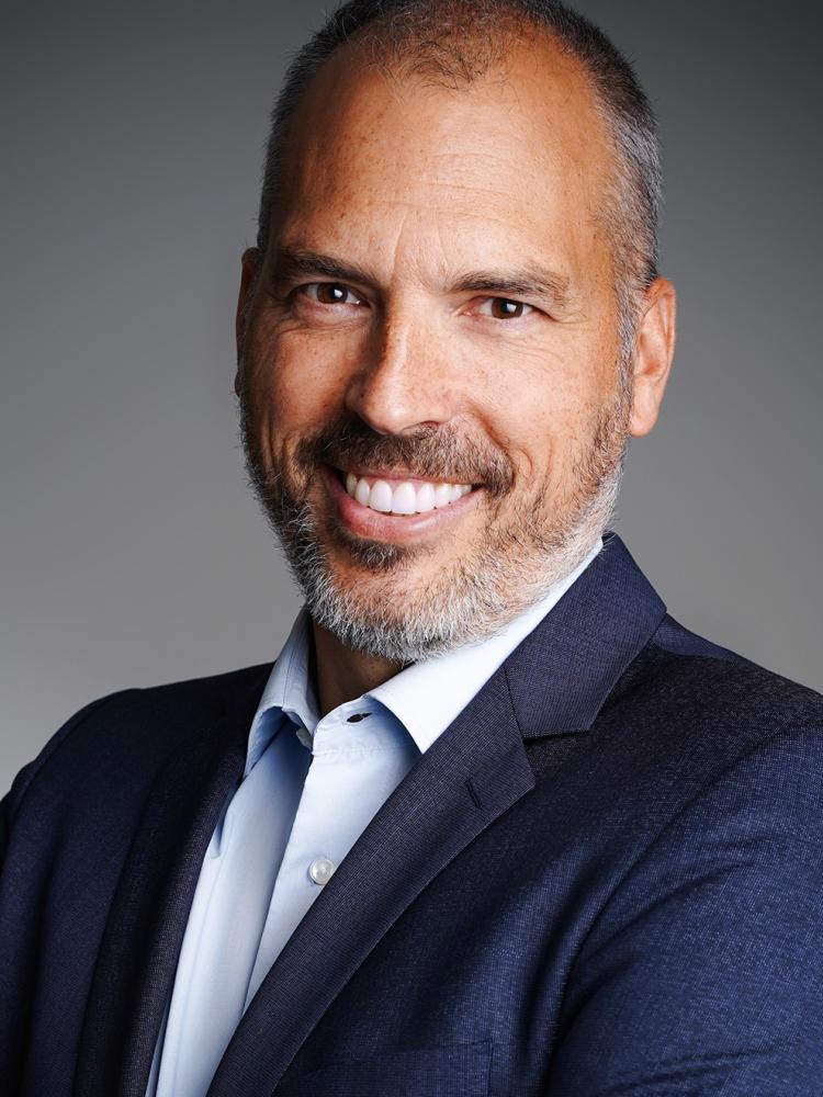 Portraitfoto Sascha Dechow